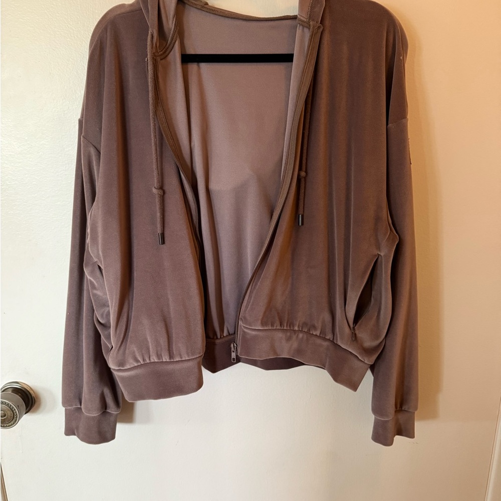 ALO Yoga Light Chocolate Velour Hoodie